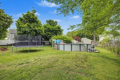 21 Dexter St, Holyoke, MA 01040 - Photo 39