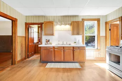 85 Garfield Ave, Easthampton, MA 01027 - Photo 13