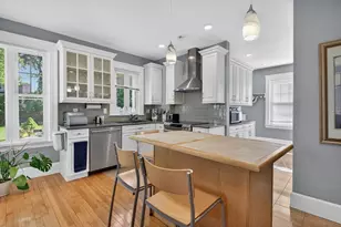 962 Pleasant St, Worcester, MA 01602 - Photo 9