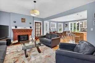 962 Pleasant St, Worcester, MA 01602 - Photo 3