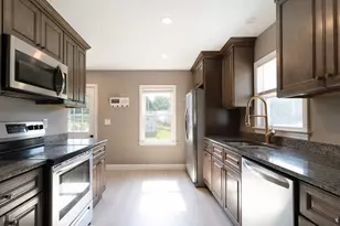 22 Marsh Ave, Southbridge, MA 01550 - Photo 5