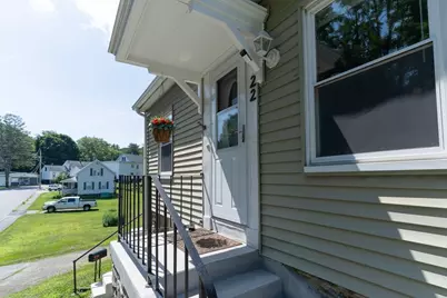 22 Marsh Ave, Southbridge, MA 01550 - Photo 5