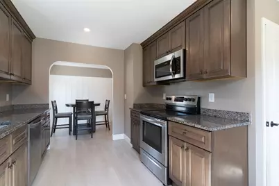 22 Marsh Ave, Southbridge, MA 01550 - Photo 7