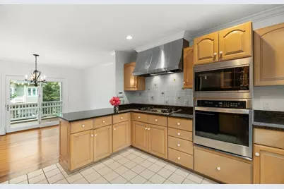 21 Pine St #5, Manchester by the Sea, MA 01944 - Photo 5
