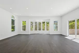 175 Pleasant St, Upton, MA 01568 - Photo 5