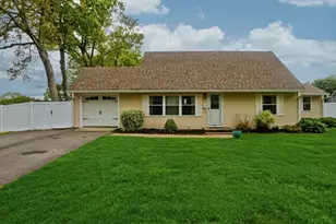 22 Audley Rd, Springfield, MA 01118 - Photo 1