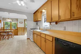 300 Circle Dr, West Springfield, MA 01089 - Photo 11