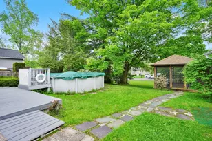 300 Circle Dr, West Springfield, MA 01089 - Photo 33