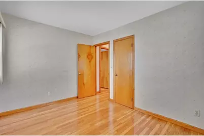 300 Circle Dr, West Springfield, MA 01089 - Photo 23