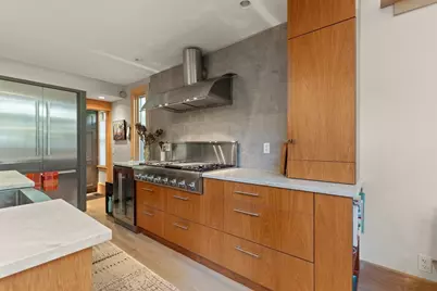 32 Hawthorn St, Cambridge, MA 02138 - Photo 19