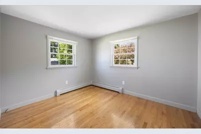 44 White St, Chicopee, MA 01013 - Photo 15