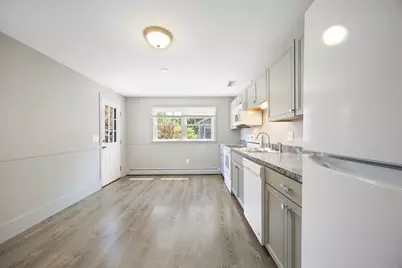 44 White St, Chicopee, MA 01013 - Photo 5