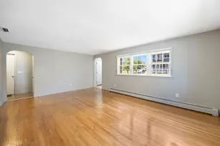 44 White St, Chicopee, MA 01013 - Photo 7