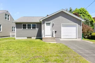 44 White St, Chicopee, MA 01013 - Photo 3