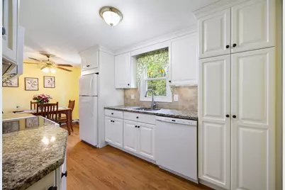 11 Pershing Ave, South Hadley, MA 01075 - Photo 9