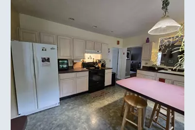 20 Spring St, Ware, MA 01082 - Photo 9