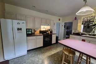 20 Spring St, Ware, MA 01082 - Photo 9