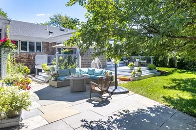 33 Pearl St, Mattapoisett, MA 02739 - Photo 11