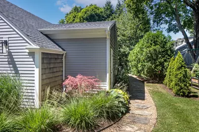 33 Pearl St, Mattapoisett, MA 02739 - Photo 9