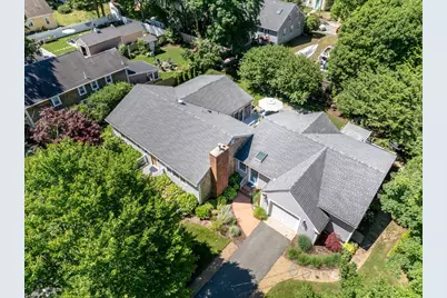 33 Pearl St, Mattapoisett, MA 02739 - Photo 3