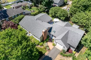 33 Pearl St, Mattapoisett, MA 02739 - Photo 3