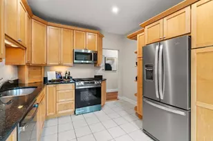 14 Linden St, Brookline, MA 02445 - Photo 13