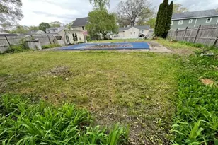 289 Burnham Rd, Lowell, MA 01852 - Photo 3