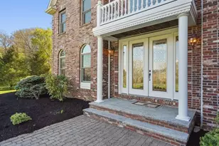 12 Arrowhead Ln, Westborough, MA 01581 - Photo 5