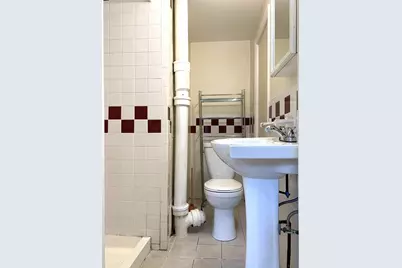 12 Evergreen Sq #1, Somerville, MA 02143 - Photo 9