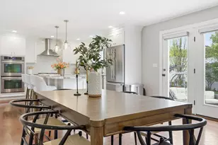 242 Pleasant St, Melrose, MA 02176 - Photo 9