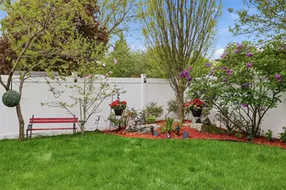 242 Pleasant St, Melrose, MA 02176 - Photo 33