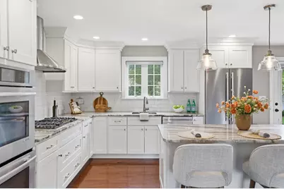 242 Pleasant St, Melrose, MA 02176 - Photo 7