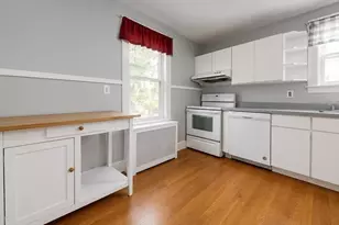 41 Oakland St, Watertown, MA 02472 - Photo 7