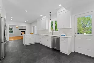 20 Pine St, Natick, MA 01760 - Photo 11