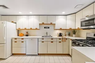 321 Place Ln, Woburn, MA 01801 - Photo 3