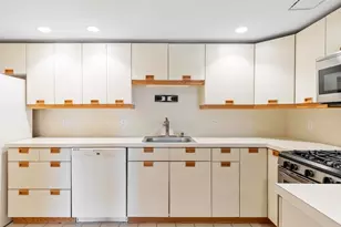 321 Place Ln, Woburn, MA 01801 - Photo 11
