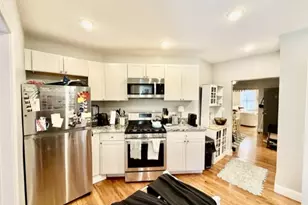 14 Cleveland Pl, Boston, MA 02113 - Photo 1