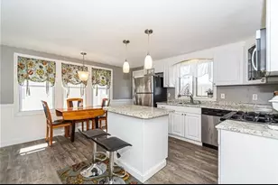 516 Lakeview Ave, Lowell, MA 01850 - Photo 5