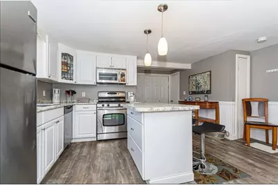 516 Lakeview Ave, Lowell, MA 01850 - Photo 7