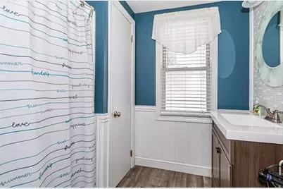 516 Lakeview Ave, Lowell, MA 01850 - Photo 9