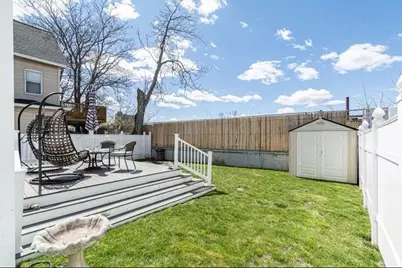 516 Lakeview Ave, Lowell, MA 01850 - Photo 15
