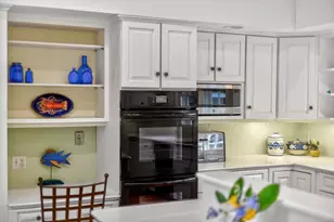 14 Vine St, Marion, MA 02738 - Photo 9