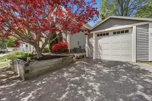 3-1/2 Orchard St, Amesbury, MA 01913 - Photo 3