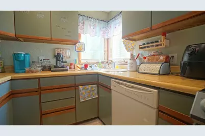 92 Walter St, Chicopee, MA 01013 - Photo 19