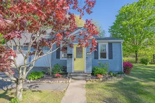 61 Pine Grove Ave, Bellingham, MA 02019 - Photo 1