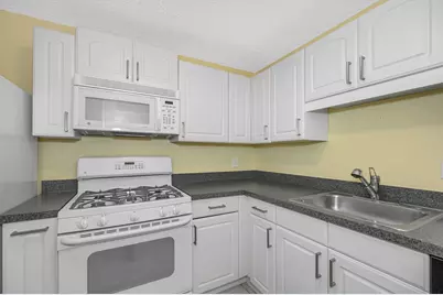 351 Pawtucket Blvd #3, Lowell, MA 01854 - Photo 3