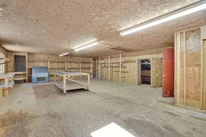 215 Barry St, Agawam, MA 01030 - Photo 25