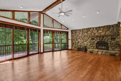 215 Barry St, Agawam, MA 01030 - Photo 15