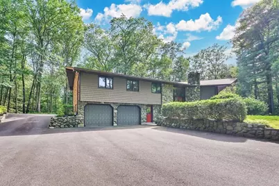 215 Barry St, Agawam, MA 01030 - Photo 5