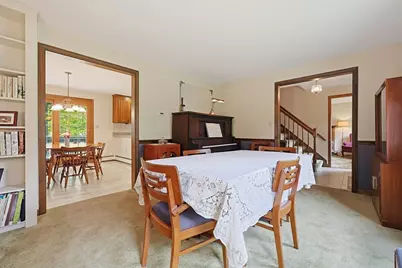 606 Washington St, Franklin, MA 02038 - Photo 5